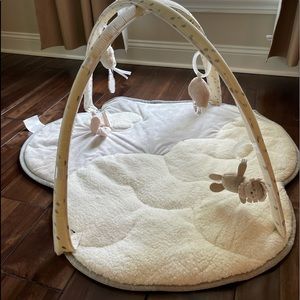 Mommy lounge and play bundle